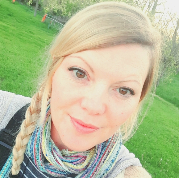 Meet your Posher, Laura - Picture 4 of 4